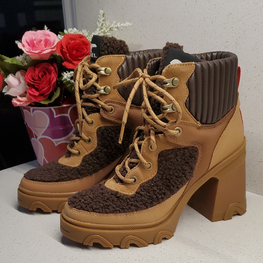 SOREL Brown and Tan Heeled Boots